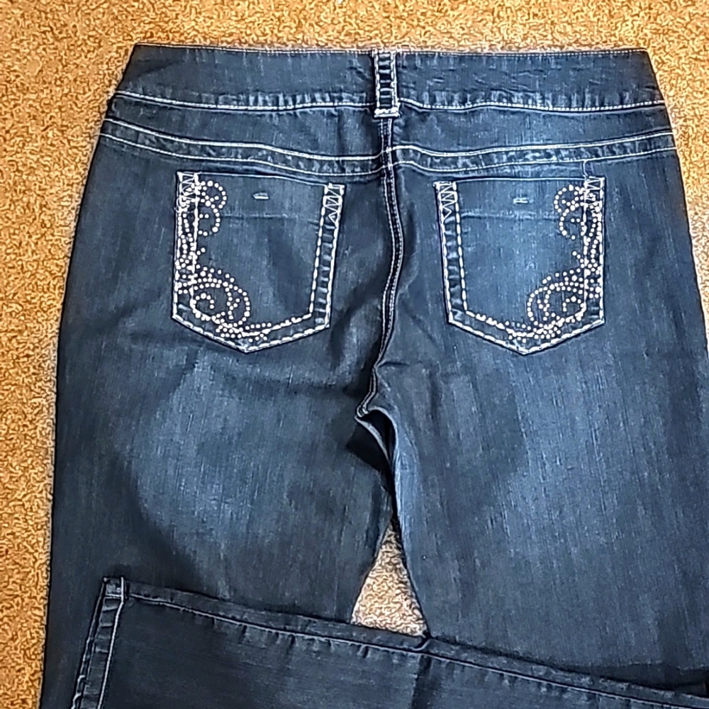 Maurices jeans